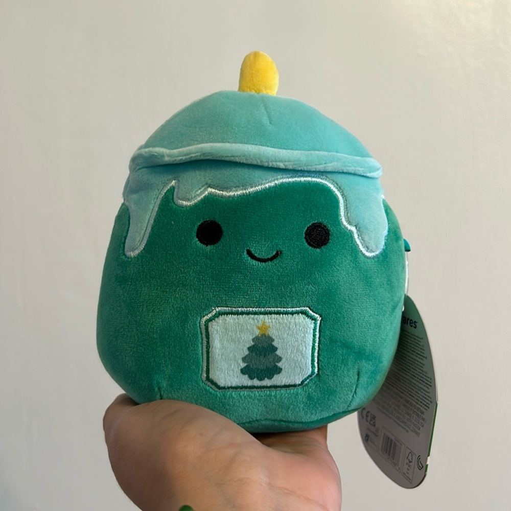 NWT Guardo Holiday Candle 5” Squishmallow